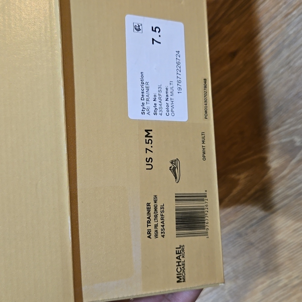 Michael Kors Ari Trainer - Picture 5 of 5